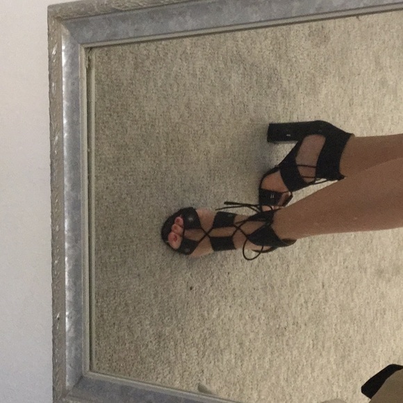 Black lace up heels - Picture 4 of 4